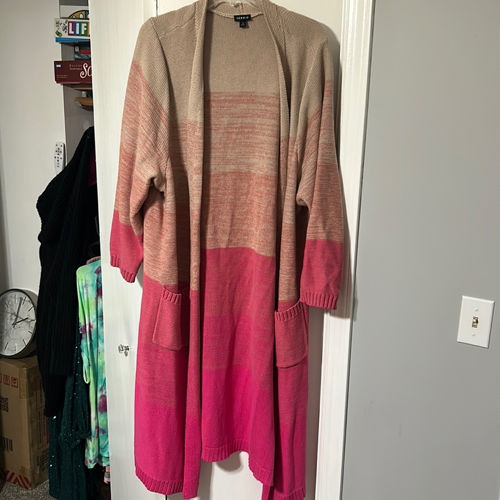 Torrid 4 pink two tone long sweater with pockets